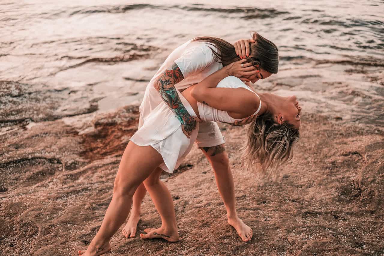 Women Kissing